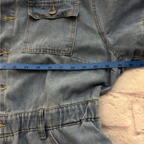🔵”NWOT” CURVY LightWASH Denim Romper - Picture 12 of 13